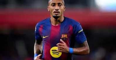 رحلة مثيرة: لاعب برشلونة يكشف عن مغامرة الانتقال إلى السعودية