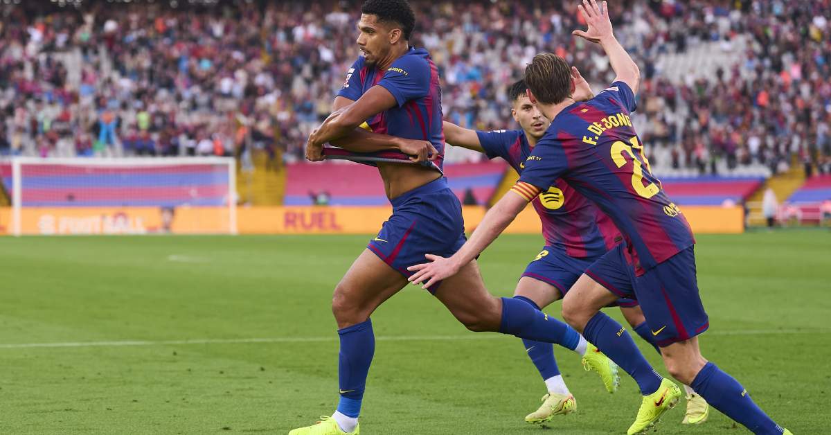أداء مميز من مدافع برشلونة في مركز الهجوم