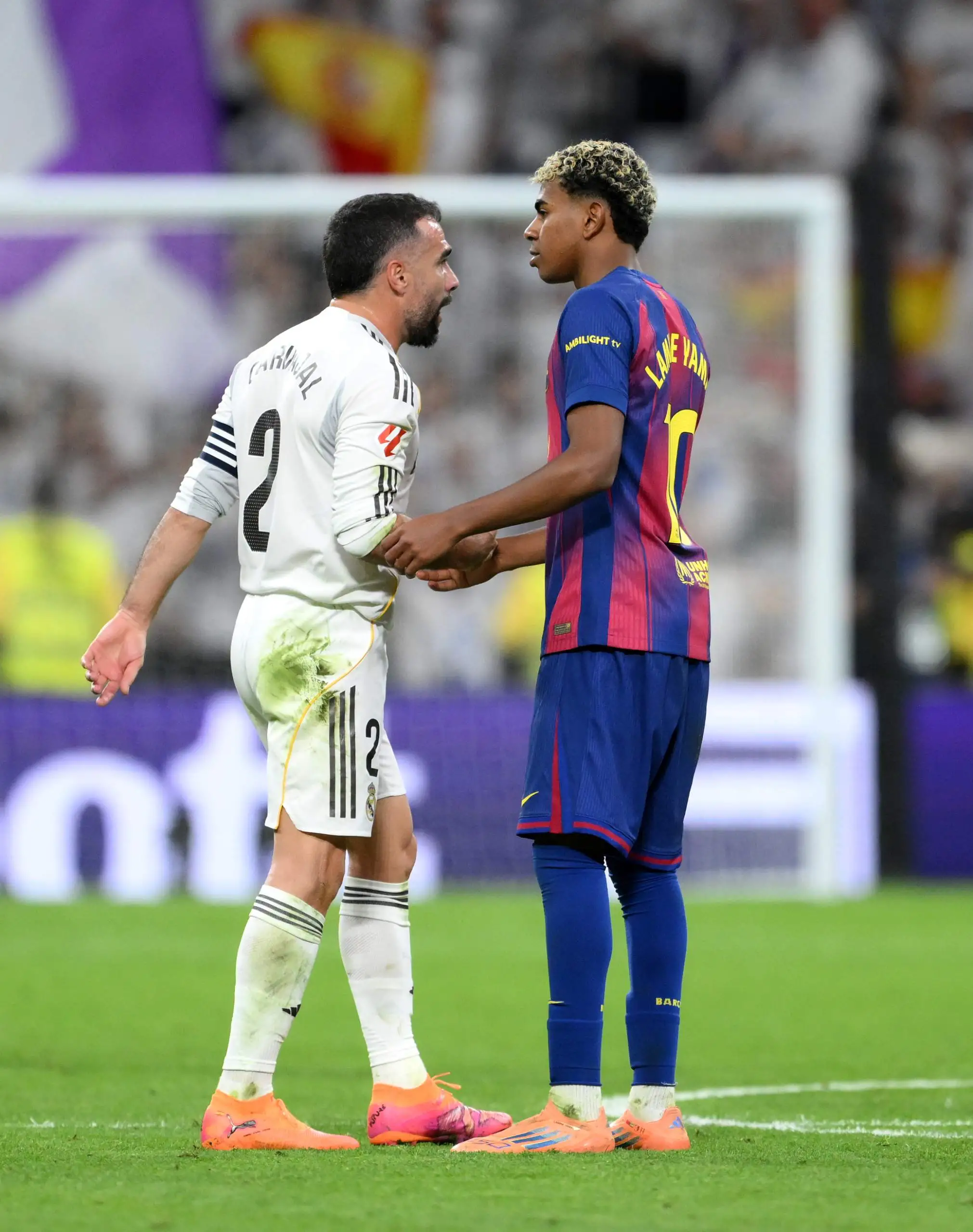 تطورات مثيرة في أجواء الكلاسيكو: نصائح من رئيس برشلونة السابق للاعب شاب