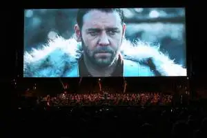 مدرب برشلونة يُشبه بالمصارع الشجاع في فيلم “المصارع”
