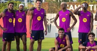مانشستر يونايتد يجهز 120 مليون يورو لصفقة الموسم مع نجم برشلونة!