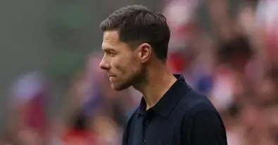 قرار مفاجئ من تشابي ألونسو يُشعل غضب نجم ريال مدريد: “هذا ليس عدلًا!”