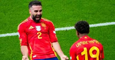 تطور مفاجئ في غرفة ملابس المنتخب الإسباني: توتر كبير بعد الكلاسيكو وأزمة بين لاعبي برشلونة وريال مدريد!