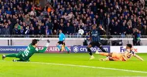 برشلونة ينجو بتعادل مثير أمام كلوب بروج: فليك غاضب من أداء اللاعبين