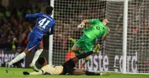 تشيلسي يسقط برشلونة بثلاثية قاسية وغضب عارم من هانسي فليك تجاه ثنائي الفريق الكارثي!