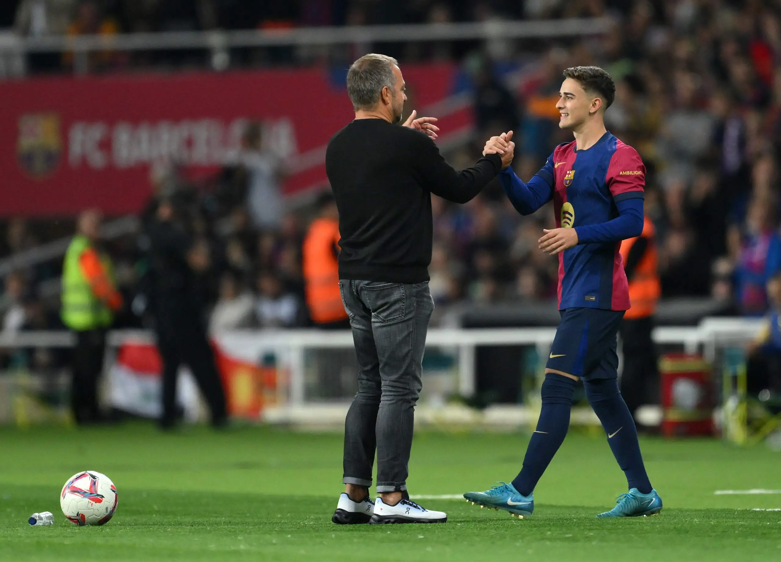 غياب مؤثر: برشلونة ينتظر عودة نجم وسطه