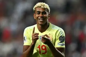 نجم برشلونة الشاب يتألق بقميص إسبانيا الجديد لمونديال 2026