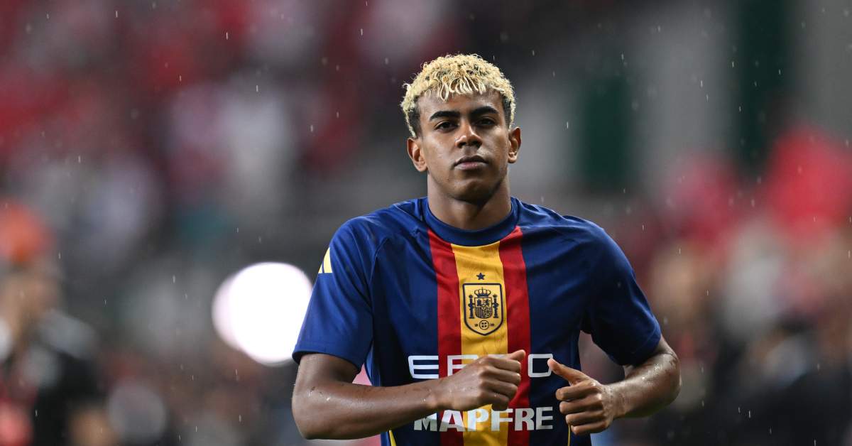 مدرب إسبانيا يكشف تفاصيل حديثه مع نجم برشلونة الشاب