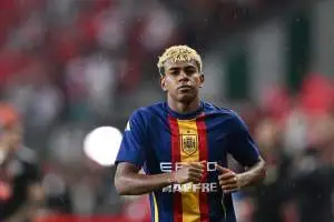 مدرب إسبانيا يكشف تفاصيل حديثه مع نجم برشلونة الشاب