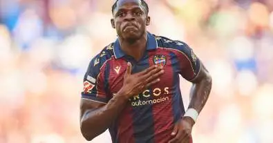 لاعب شاب من برشلونة ينافس على جائزة بوشكاش ونجوم آخرون يثيرون الشائعات