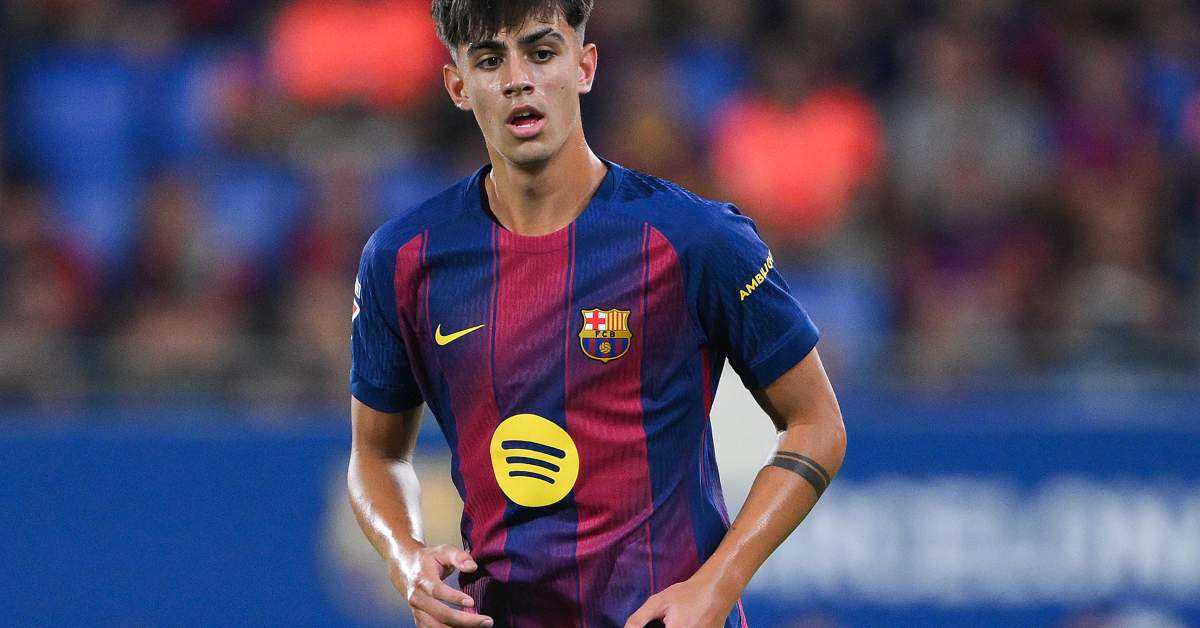 مدرب منتخب إسبانيا تحت 21 عامًا يوضح أسباب استبعاد لاعب وسط برشلونة