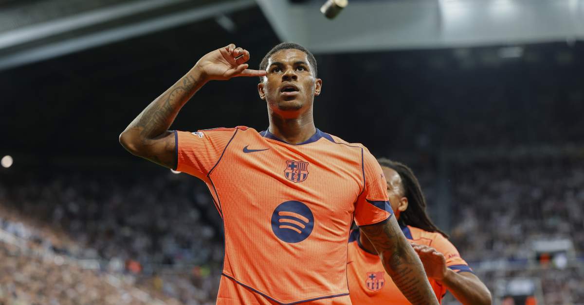 تألق لاعب برشلونة المعار من مانشستر يونايتد يثير إعجاب الجميع