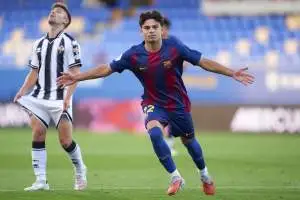 إصابة مؤلمة تهدد مستقبل نجم برشلونة الشاب