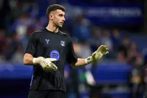 حارس برشلونة يتحدث عن حلم اللعب مع أسطورة النادي