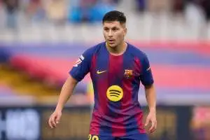 رغبة مستمرة في البقاء: نجم برشلونة يرفض فكرة الإعارة في يناير