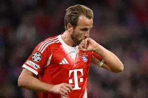 هل يجب على برشلونة استبدال روبرت ليفاندوفسكي بهاري كين؟