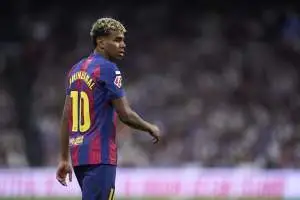 مخاوف حول إصابة نجم برشلونة الشاب وتأثيرها على أدائه