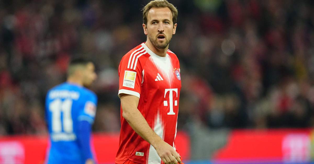 إشاعات الانتقال: اللاعب الإنجليزي يتجاهل عرض برشلونة ويؤكد التزامه بفريقه