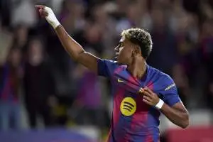 الشباب يتألقون في انتصار برشلونة المقنع على إلتشي