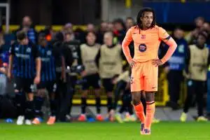 تحديات كوندé: أداء متقلب في برشلونة وتأثيره على منتخب بلاده