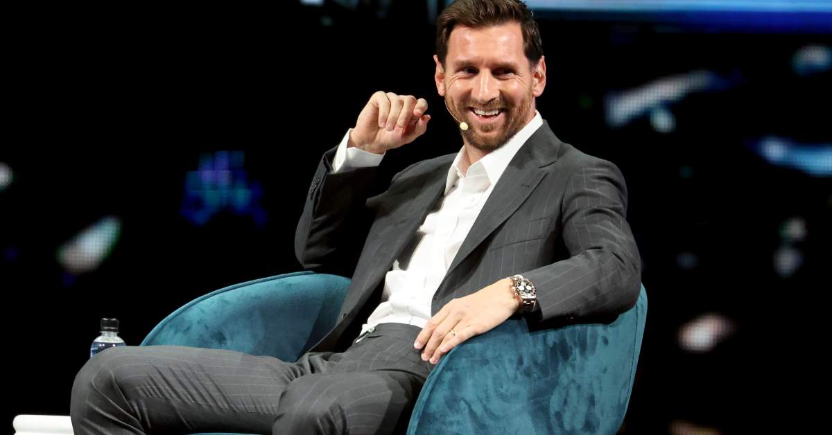 عودة أسطورة كرة القدم: مشاعر عميقة تجاه برشلونة