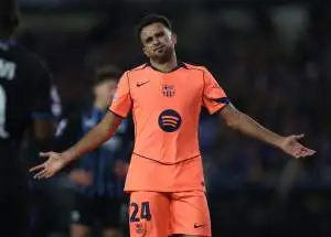 باريس سان جيرمان يوجه أنظاره نحو نجم برشلونة بعد إصابة حكيمي