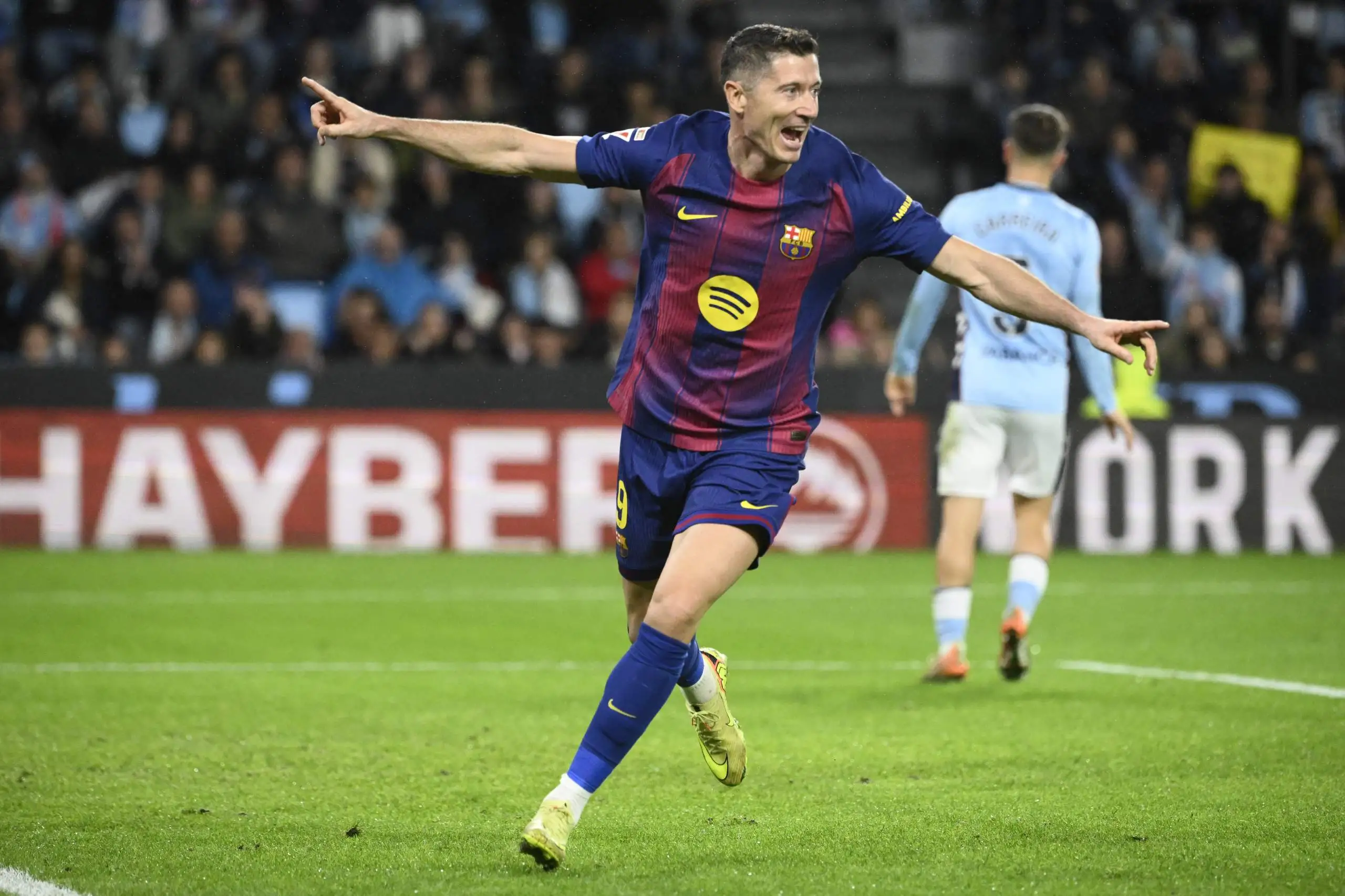 برشلونة يتألق في مواجهة سيلتا فيغو بفوز ساحق وبصمة ليفاندوفسكي
