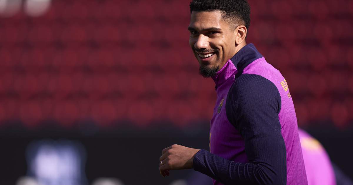 عودة مثيرة إلى كامب نو: مشاعر اللاعبين تتألق في التدريب المفتوح