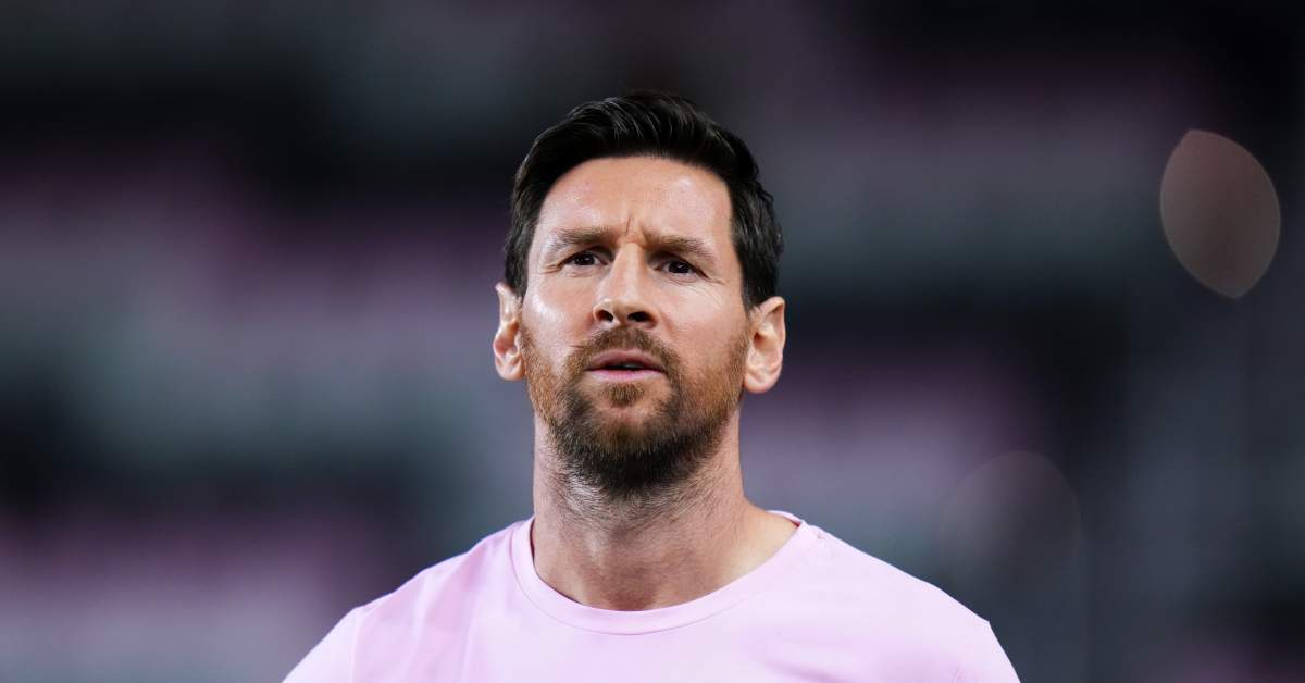 زيارة مفاجئة تثير الجدل في معقل برشلونة