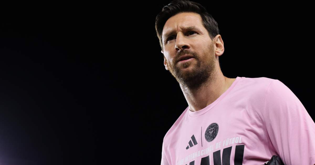 زيارة مفاجئة إلى كامب نو تثير حماس مشجعي برشلونة