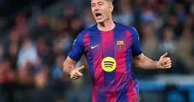 مستقبل غامض: مهاجم برشلونة يتحدث عن خياراته بعد انتهاء عقده