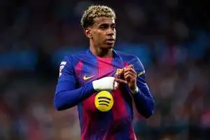 تحذير برشلونة: لامين يامال قد يحتاج لجراحة في حالة البوباجيا