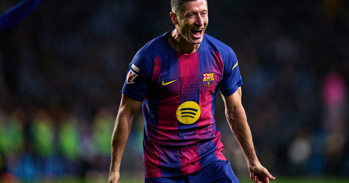 لماذا يحتاج هانسي فليك لإعادة روبرت ليفاندوفسكي إلى التشكيلة الأساسية في برشلونة؟