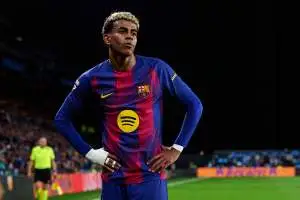 تحذير من مدرب إسبانيا لبرشلونة بشأن رعاية اللاعبين