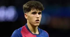 كوبارسي يطالب فليك بقرار حاسم: إبعاد زميله في برشلونة عن التشكيلة ومنعه من اللعب نهائيًا!