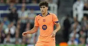 كوبارسي يُطالب برشلونة بالتعاقد مع هذا المدافع القوي في يناير لتعزيز الدفاع!