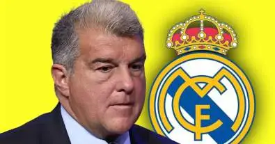 لابورتا في حيرة: يشتبه في أن اللاعب قد وافق بالفعل على الانتقال إلى ريال مدريد بدلاً من برشلونة!