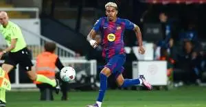 لامين يامال يُفجر مفاجأة في برشلونة: طلب جريء يغير مستقبل الفريق!