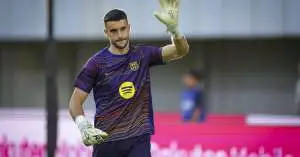 خسارة قاسية لبرشلونة أمام تشيلسي بثلاثية نظيفة في دوري الأبطال: غضب خوان غارسيا وتدابير صارمة في غرفة الملابس