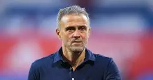 لويس إنريكي يشترط التعاقد مع ثنائي ناري وطرد ثلاثي برشلونة للعودة إلى كامب نو!