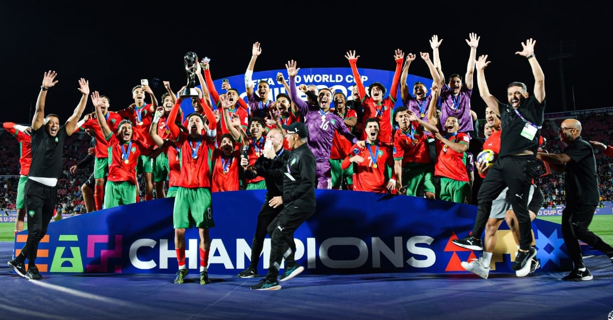 لأهلي يرصد التعاقد مع بطل العالم المغربي لتدعيم الظهير الأيسر وتحذير عاجل للخطيب بشأن رحيل نجم الفريق في يناير!