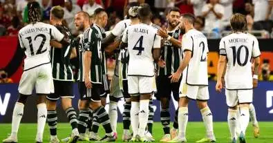 مانشستر يونايتد يُجدد محاولاته لضم نجم ريال مدريد رغم الرفض القاطع!