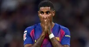 ماركوس راشفورد في قلب أزمة برشلونة: هل ينجح في الحفاظ على مكانه؟