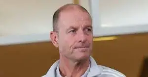 مفاجأة كبيرة داخل الأهلي بعد التتويج بالسوبر المصري.. توروب يتخذ قرارًا حاسمًا بشأن نجمي الفريق!