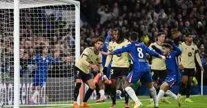 قرار حاسم في برشلونة: تغييرات دفاعية جذرية بعد الهزيمة المدوية في لندن!