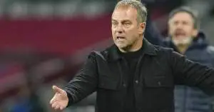 قرار مفاجئ من فليك يهدد مستقبل أحد نجوم برشلونة قبل مواجهة تشيلسي!