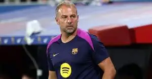 قرار مفاجئ من فليك يُثير الجدل: لماذا يُبقي برشلونة نجمًا شابًا على الهامش رغم تألقه؟