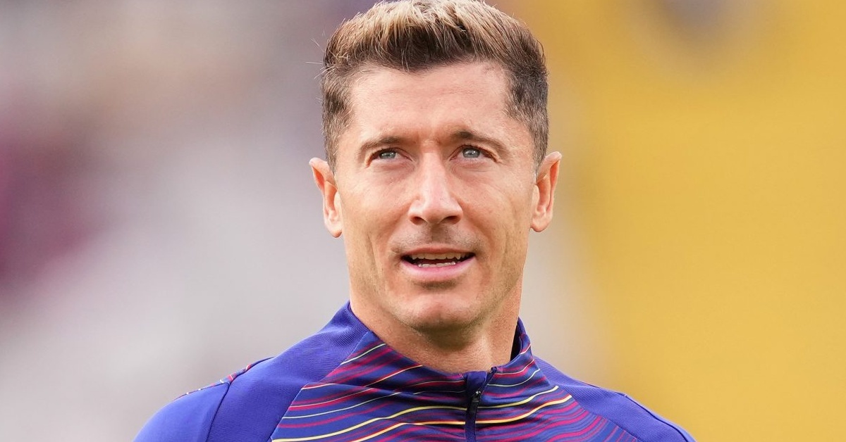 صمت ليفاندوفسكي يثير الجدل بعد أداء كارثي لزميله في برشلونة!