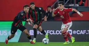 نجم الأهلي مهدد بالغياب عن أولى مباريات كأس العرب وتوروب يُلح على الأهلي لحسم الصفقة المنتظرة.. ومفاجآت بشأن عقوبات الكاف بعد مواجهة الجيش الملكي