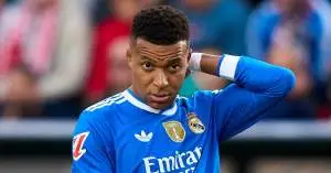 توتر غير مسبوق في ريال مدريد: مبابي يفقد صبره ويطالب بتغيير جذري أو رحيل نجم الفريق!